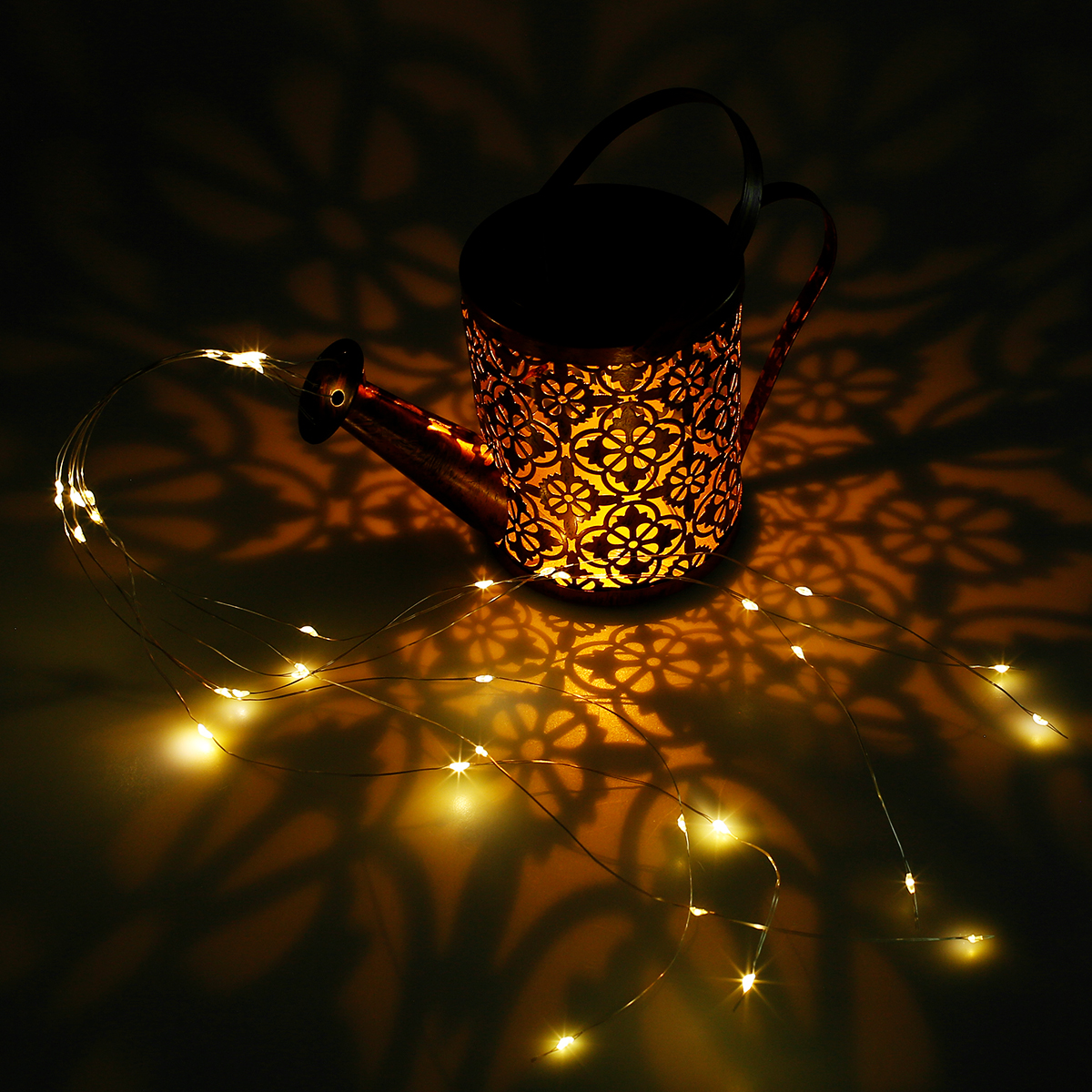 Solar Lanterns Watering CanOut - Outdoor Power Post のレビューと価格